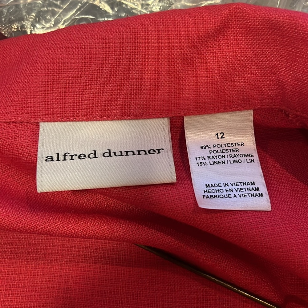 Alfred Dunner skirt suit, pink/watermelon elephant color, size 12 - Picture 4 of 7